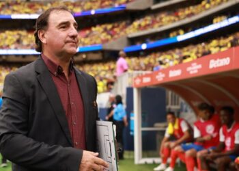 La doble derrota en eliminatoria ‘nos deja reflexionando’, reconoce DT de Colombia
