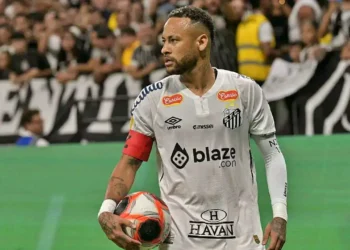 Neymar protagoniza otra secuela para el olvido, en su regreso a Santos