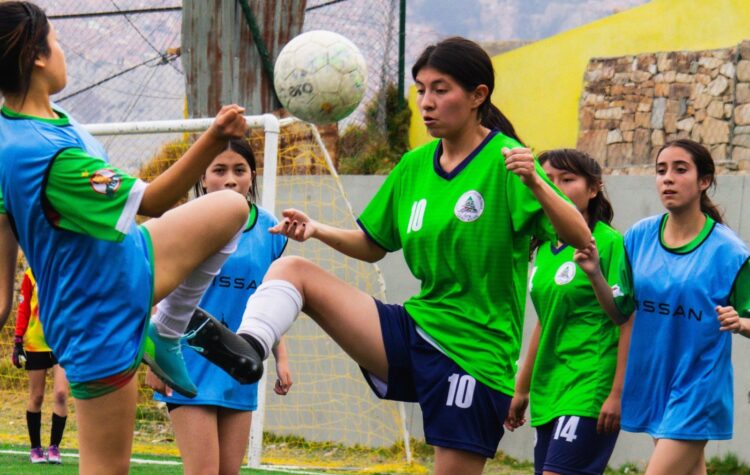 Amerinst va por tres títulos en el Intercolegial Nissan 2024