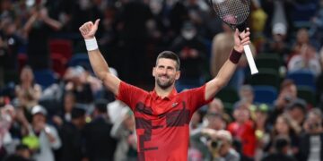 Djokovic lanza un aviso en Shanghái con un triunfo expeditivo ante Cobolli