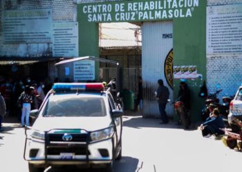 Luego de una pelea entre reos, una requisa Palmasola halla armas blancas y celulares