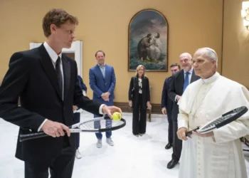 León XIV recibe en el Vaticano al N.1 del tenis Jannik Sinner