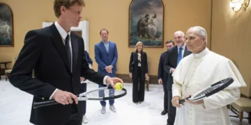 León XIV recibe en el Vaticano al N.1 del tenis Jannik Sinner