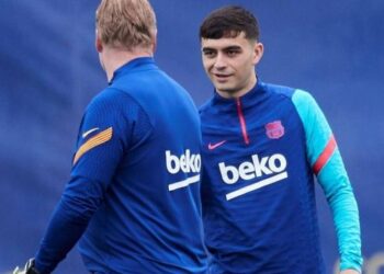 Pedri contra Koeman, el entrenador que lanzó su carrera