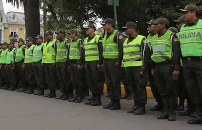 Dos hombres son aprehendidos en Caranavi por herir a policías y amenazar a civiles