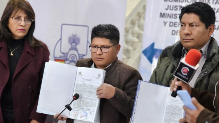 Ahora un amparo amenaza la elección del Fiscal General del Estado