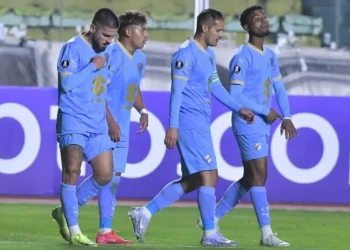 Bolívar arrolla (4-0) a Cerro y va a Sudamericana