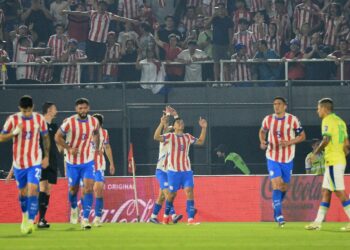 Paraguay se pone en carrera con valiosa victoria sobre Brasil