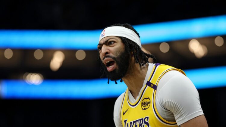 Lakers encadenan cuarta victoria con un colosal Davis y Rockets toman Boston