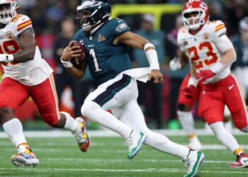 Los Philadelphia Eagles aplastan a Chiefs en el Super Bowl frente a Trump