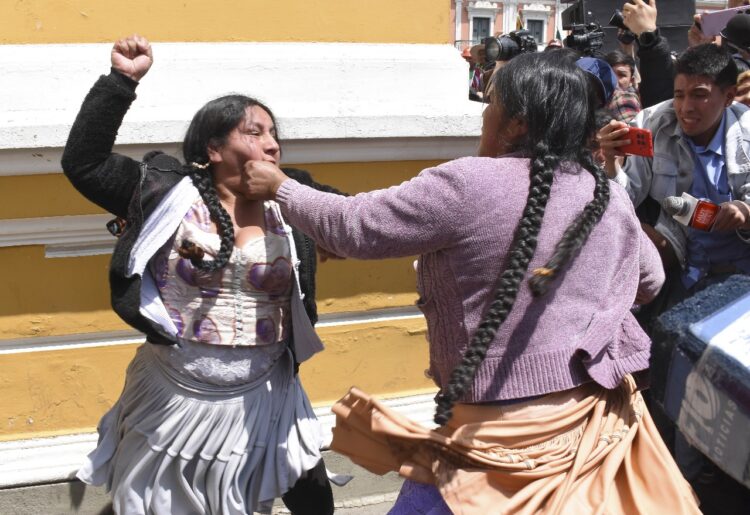 Polarización, fragmentación y cancelación en Bolivia