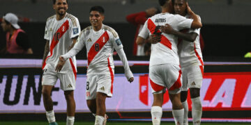 Perú vence a Uruguay y deja último a Chile