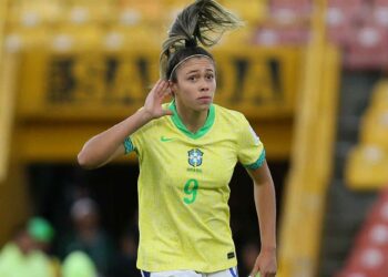 La atacante Priscila protagoniza ‘mayor’ venta del fútbol femenino de Brasil