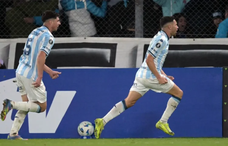 Una ‘Maravilla’ de Martínez deja a Racing primero en Grupo E de Libertadores