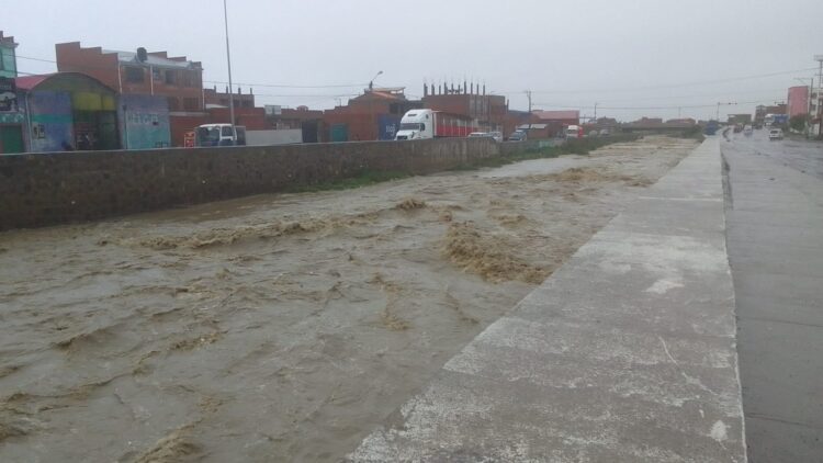 La lluvia causa siete emergencias en El Alto