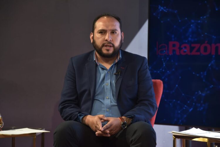 El viceministro de Seguridad Ciudadana, Roberto Ríos, afirmó que fortalecerá el control de migrantes en El Alto.