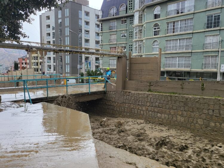 Alarma en La Paz por el río Huayñajahuira, la Alcaldía emite 5 recomendaciones