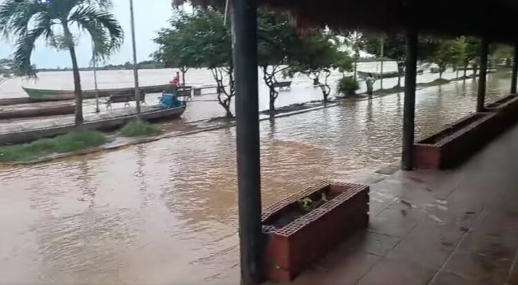 Las lluvias afectan las clases en más de 30 colegios de Beni