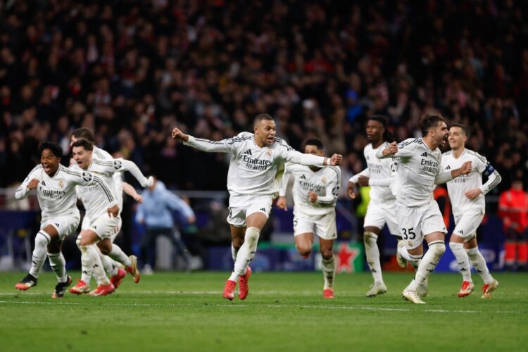 Un resbalón de Julián Álvarez mete al Real Madrid en cuartos de Champions