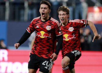 Red Bulls gana el derbi de Nueva York y jugará final de conferencia en MLS