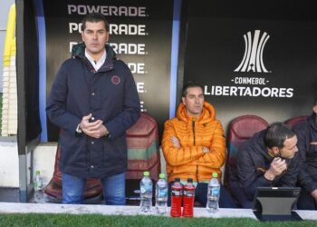 Rescalvo sigue en The Strongest, pese a las observaciones