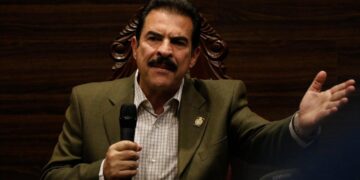 Manfred viajará por 30 días a EEUU, China e India