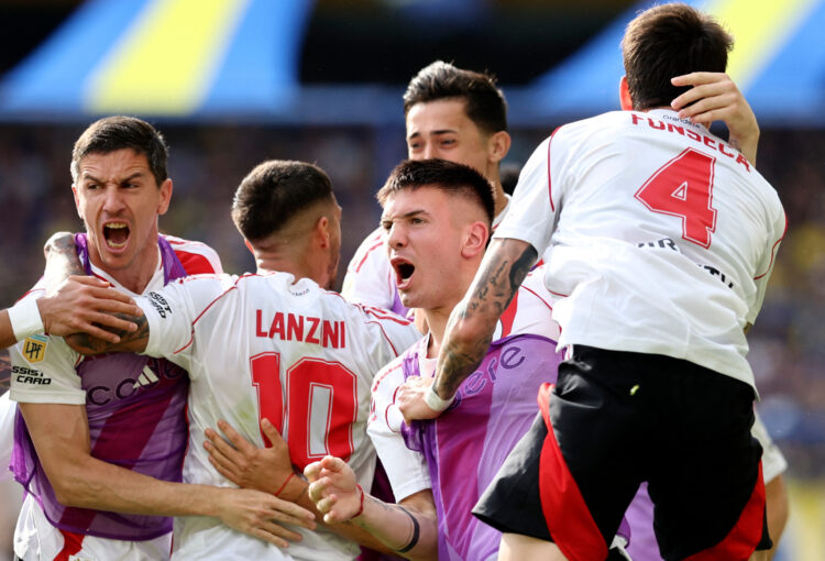 River derrota a Boca 1-0 en superclásico argentino