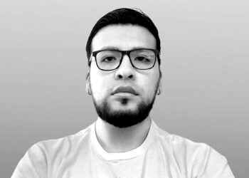 Un silencio bastante parecido a complicidad