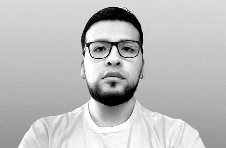 Un silencio bastante parecido a complicidad