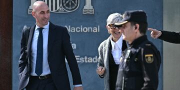 La fiscalía recurre la sentencia a Rubiales y pide repetir el juicio