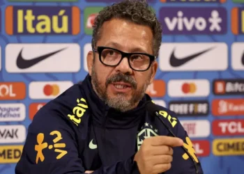 El Santos de Neymar anuncia a su nuevo DT Cleber Xavier
