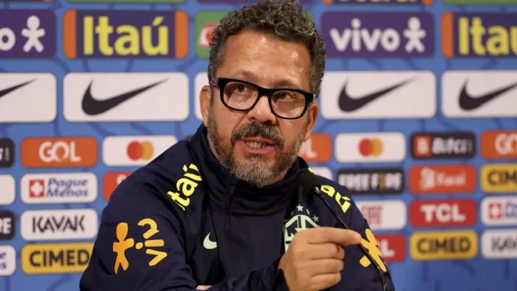 El Santos de Neymar anuncia a su nuevo DT Cleber Xavier