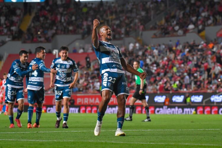 Venezolano Rondón y portugués Paulinho firman tripletes en el fútbol mexicano