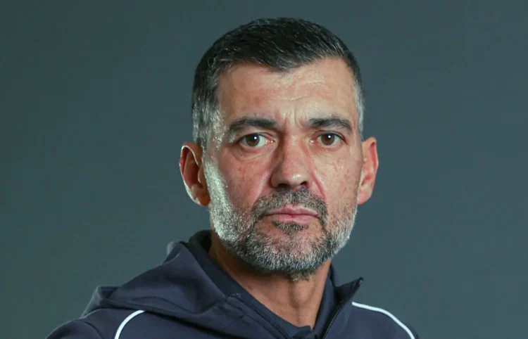 El Milan anuncia la salida de su entrenador, Sérgio Conceição