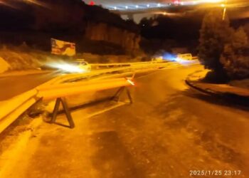 Un sifonamiento afecta a la avenida Kantutani de La Paz