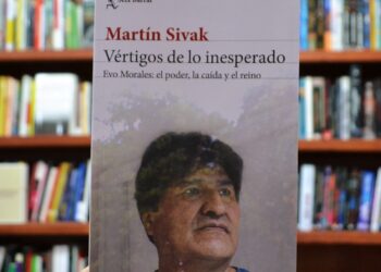 La portada del nuevo libro de Martín Sivak sobre Evo Morales.