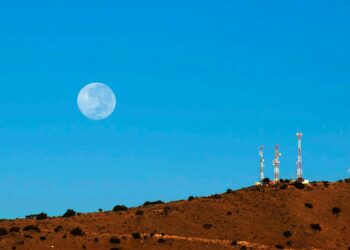 Una Superluna eclipsada tomará el cielo boliviano este martes