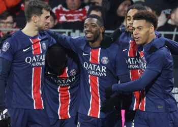 Dembelé firma otro triplete y el PSG golea al Brest antes de su cita de Champions