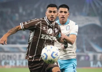 Inesperada derrota y eliminación de Racing en el Apertura argentino