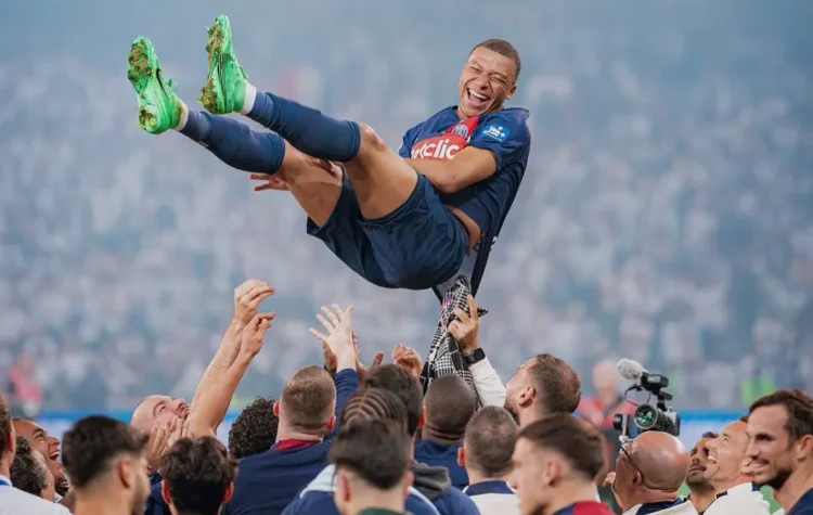 Mbappé felicita al PSG: «El gran día ha llegado por fin»