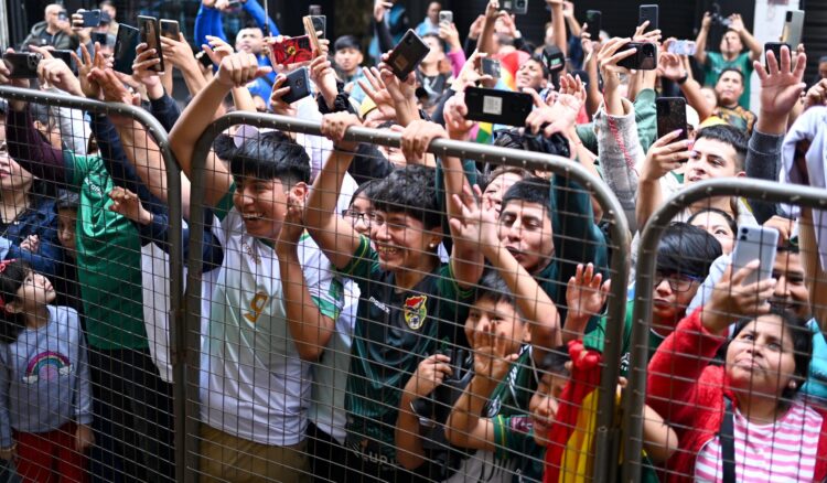 ‘Vaaamos, vaaamos Bolivia’, coreó el banderazo a la Verde