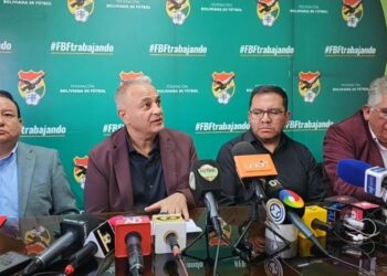 Crespo y Montes se alejan, The Strongest sin presidente ni DT