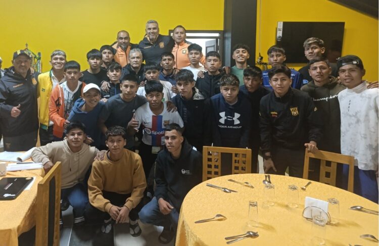 The Strongest inicia el campamento Futcamp con 25 juveniles