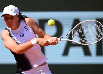 Świątek se venga de Zheng camino a semifinales de Indian Wells