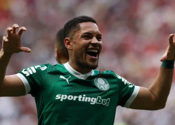 Vitor Roque le da el liderato al Palmeiras y Gabigol derrota a su ‘Fla’ en el Brasileirão – Serie A
