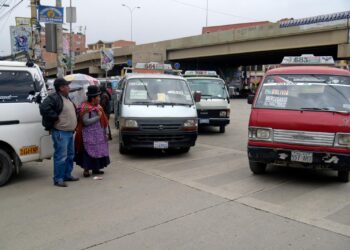 Sigue el descontento, choferes de El Alto llaman a ampliado