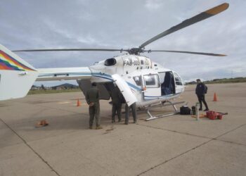 Turista es evacuado en helicóptero tras accidente en el Salar de Uyuni