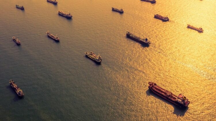 Petróleo: la oferta mundial superará a la demanda en 2025