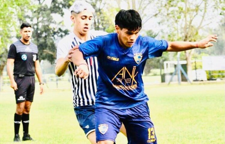 El juvenil Nicolás Tayandi se forja en la división semillera de Argentina