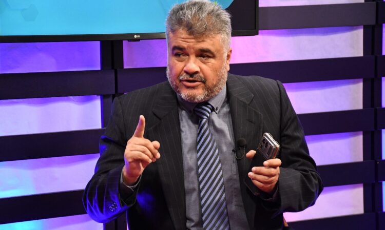 Téllez: ‘La salida más directa en The Strongest es elecciones ya’